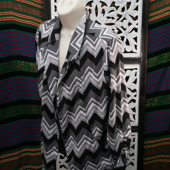 Black and White Cardigan - Picture 4 of 5